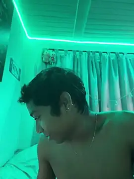 Snapshot of alejo_cute chatting on June 2026 12:18:01 PM alejo cute online show from June 2026 12:18:01 PM
