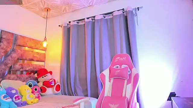 Snapshot of Mia_coxx1 chatting on January 2025 04:09:02 AM Mia coxx1 online show from January 2025 04:09:02 AM