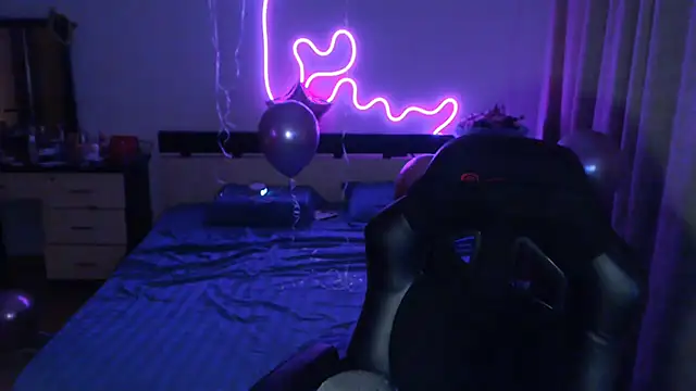 helengilmor online show from September 2025 03:55:02 PM