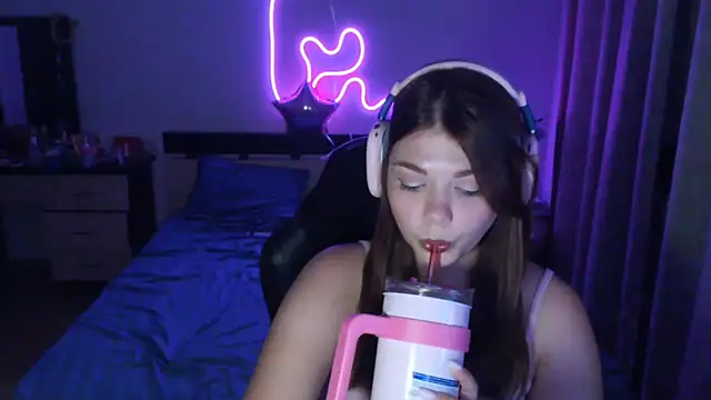 helengilmor online show from September 2025 03:45:01 PM