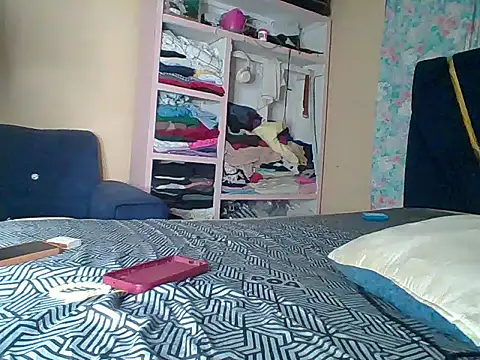 awino001 online show from April 2026 07:33:01 PM