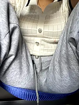 Milk Mom99 online show from November 2025 01:39:01 AM