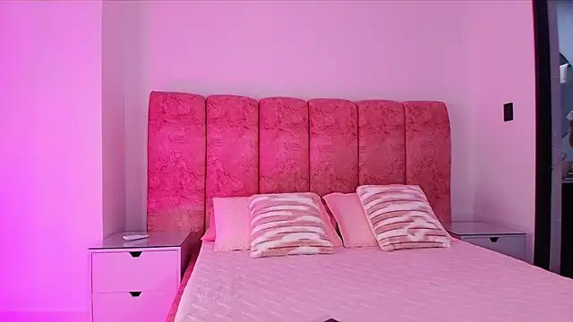 kendal rossi online show from November 2025 12:09:02 PM