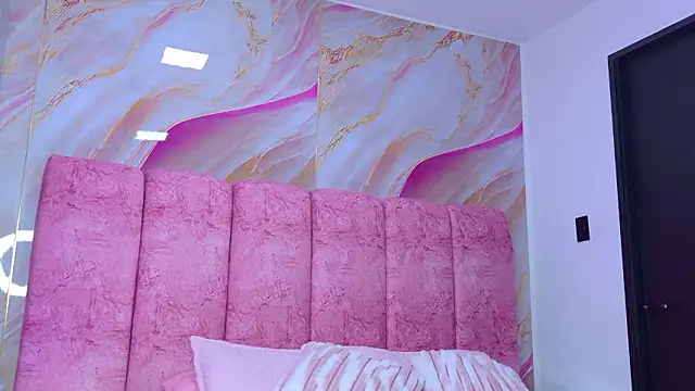 kendal rossi online show from March 2026 12:00:02 PM