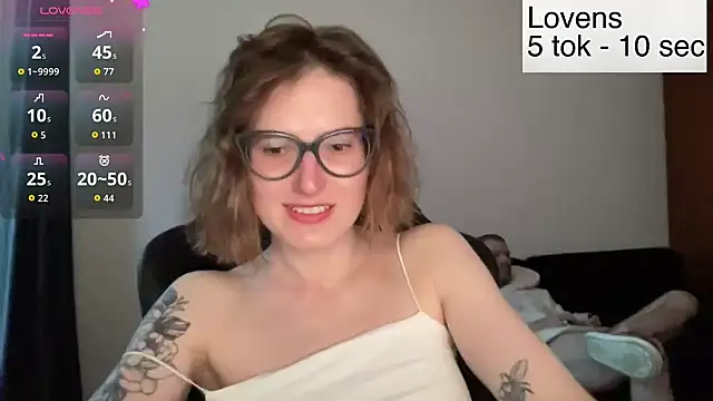 Snapshot of Sexy_Sweets chatting on May 2026 05:09:02 PM Sexy Sweets online show from May 2026 05:09:02 PM