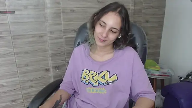 xlunna online show from December 2024 08:10:02 PM