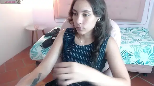 xlunna online show from February 2025 08:32:01 PM