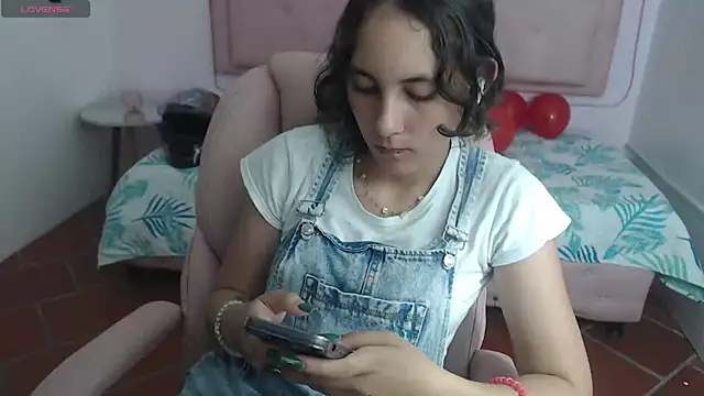 xlunna online show from February 2025 07:44:01 PM