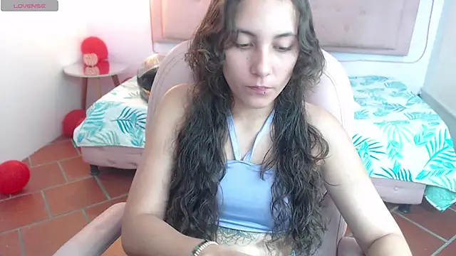 xlunna online show from February 2025 08:41:02 PM