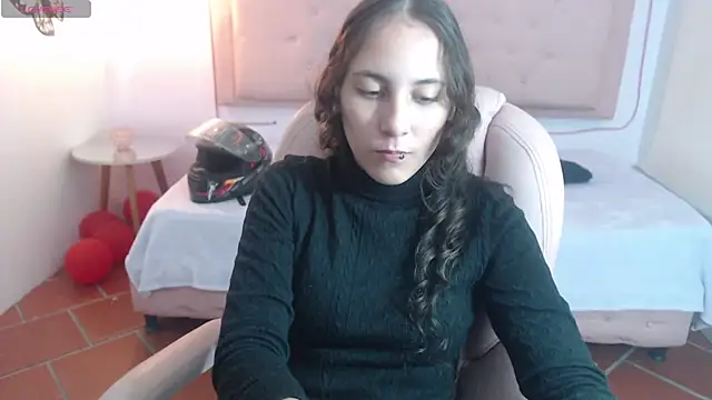 xlunna online show from February 2025 07:25:01 PM