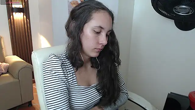 xlunna online show from October 2025 07:36:02 PM