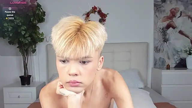 Felix Rey online show from November 2025 06:18:02 PM