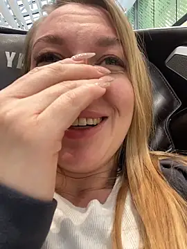 Sweet   Emily online show from October 2025 01:20:01 PM