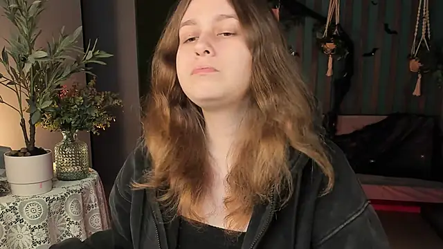 FioraMarmoris online show from October 2025 01:44:01 PM