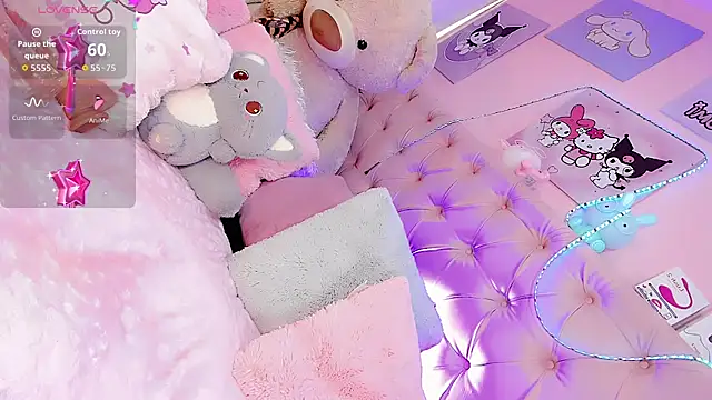 Snapshot of Cute_Roxxy chatting on May 2026 06:09:01 PM Cute Roxxy online show from May 2026 06:09:01 PM