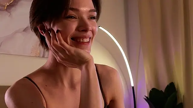 Eva Natsumi online show from March 2025 01:40:02 PM