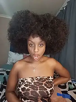 Snapshot of Queen-Chocolate chatting on May 2026 08:28:01 PM Queen-Chocolate online show from May 2026 08:28:01 PM