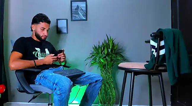 Damian 022 online show from March 2025 04:51:02 PM