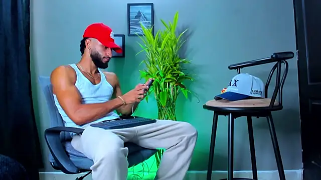 Damian 022 online show from November 2025 01:11:01 PM