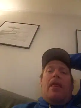 Snapshot of everyoneneeds chatting on February 2025 09:26:02 PM everyoneneeds online show from February 2025 09:26:02 PM