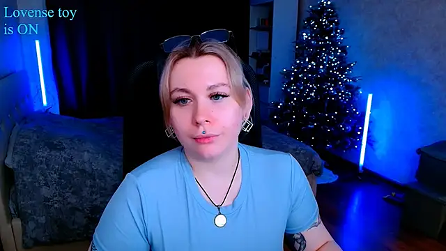 Snapshot of Blueberry-baby chatting on January 2025 08:39:01 PM Blueberry-baby online show from January 2025 08:39:01 PM