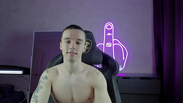 Snapshot of MasonWarholl chatting on January 2025 04:33:02 AM MasonWarholl online show from January 2025 04:33:02 AM