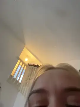 Submissivequeenjessie online show from December 2024 11:20:01 PM