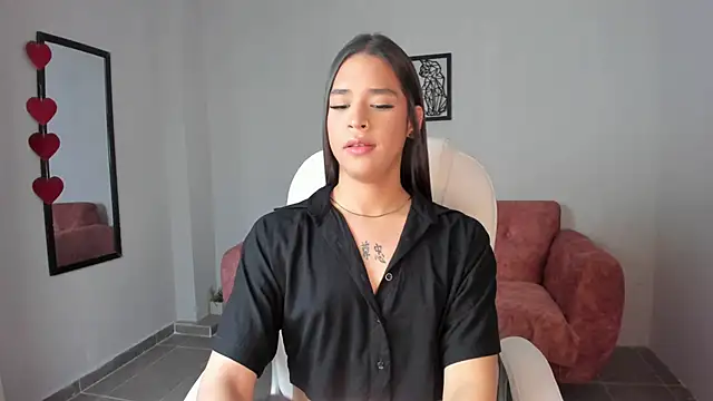 Alice23jones online show from March 2025 06:47:02 PM