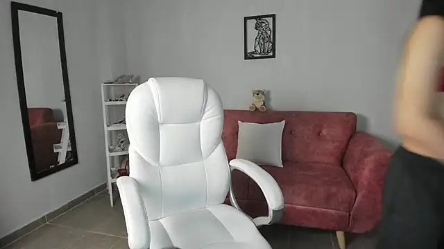 Alice23jones online show from October 2025 04:15:02 PM