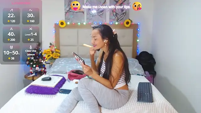 Snapshot of valentina_hearts chatting on January 2025 02:04:02 AM valentina hearts online show from January 2025 02:04:02 AM