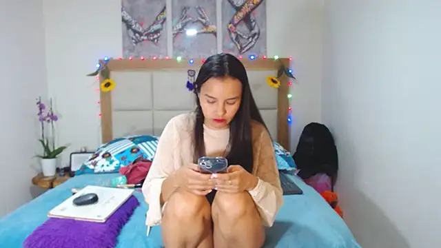 Snapshot of valentina_hearts chatting on March 2025 04:08:02 AM valentina hearts online show from March 2025 04:08:02 AM