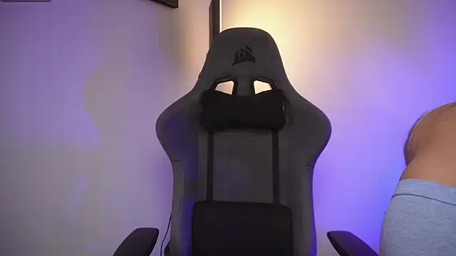 little-eli online show from October 2025 07:19:02 PM