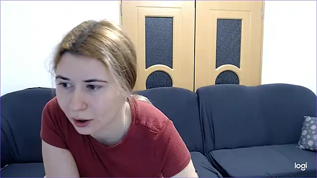 Snapshot of VioletaFlower7 chatting on January 2025 05:34:01 PM VioletaFlower7 online show from January 2025 05:34:01 PM