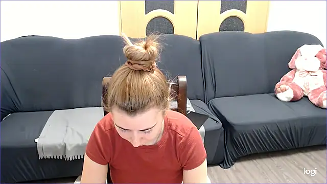 Snapshot of VioletaFlower7 chatting on January 2025 10:54:01 AM VioletaFlower7 online show from January 2025 10:54:01 AM