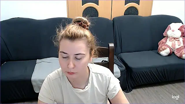 Snapshot of VioletaFlower7 chatting on January 2025 09:29:01 PM VioletaFlower7 online show from January 2025 09:29:01 PM