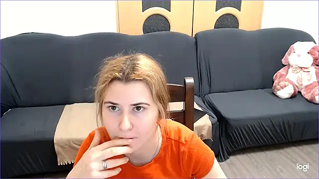 Snapshot of VioletaFlower7 chatting on January 2025 08:54:01 PM VioletaFlower7 online show from January 2025 08:54:01 PM