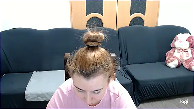 Snapshot of VioletaFlower7 chatting on January 2025 09:40:02 AM VioletaFlower7 online show from January 2025 09:40:02 AM