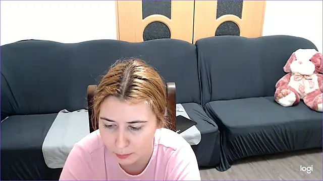 Snapshot of VioletaFlower7 chatting on January 2025 09:51:02 PM VioletaFlower7 online show from January 2025 09:51:02 PM