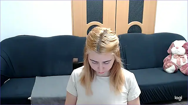 Snapshot of VioletaFlower7 chatting on February 2025 08:52:02 AM VioletaFlower7 online show from February 2025 08:52:02 AM