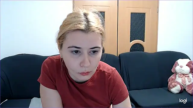 Snapshot of VioletaFlower7 chatting on February 2025 08:26:01 PM VioletaFlower7 online show from February 2025 08:26:01 PM