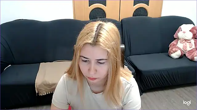 Snapshot of VioletaFlower7 chatting on February 2025 08:38:01 AM VioletaFlower7 online show from February 2025 08:38:01 AM