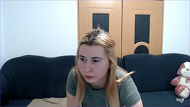 Snapshot of VioletaFlower7 chatting on March 2025 05:24:02 PM VioletaFlower7 online show from March 2025 05:24:02 PM