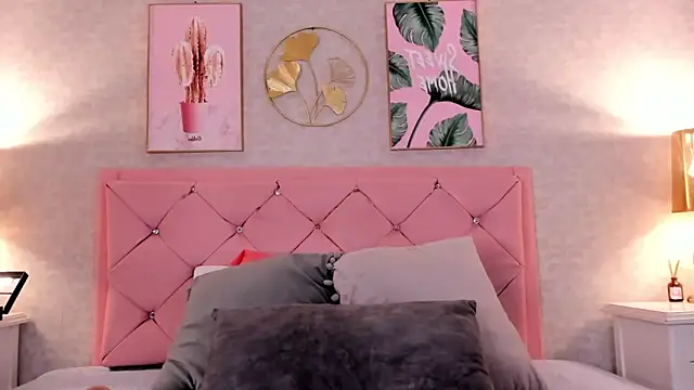 Snapshot of Ginger_Violetta_ chatting on January 2025 07:37:01 PM Ginger Violetta online show from January 2025 07:37:01 PM