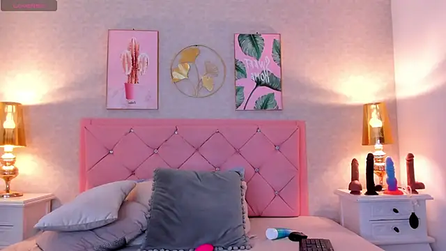 Snapshot of Ginger_Violetta_ chatting on February 2025 07:40:02 PM Ginger Violetta online show from February 2025 07:40:02 PM