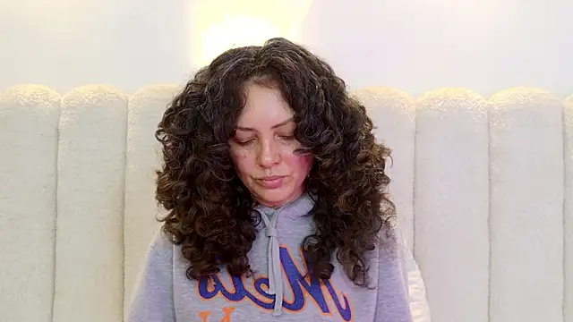 Juliabadlee online show from April 2026 12:02:02 AM