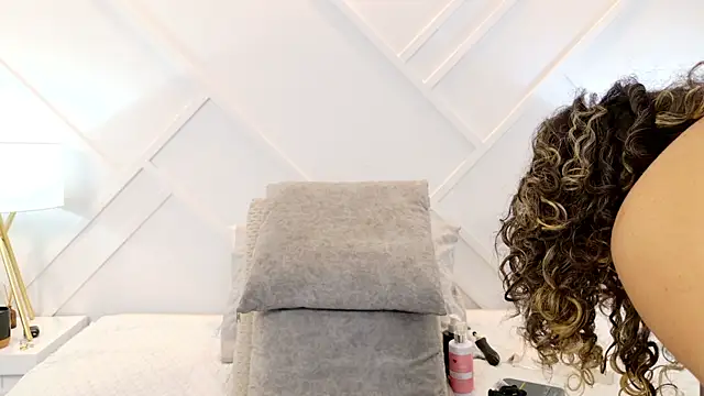 Juliabadlee online show from August 2026 01:52:02 AM
