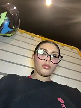 Snapshot of zui_lu chatting on January 2026 04:06:02 AM zui lu online show from January 2026 04:06:02 AM