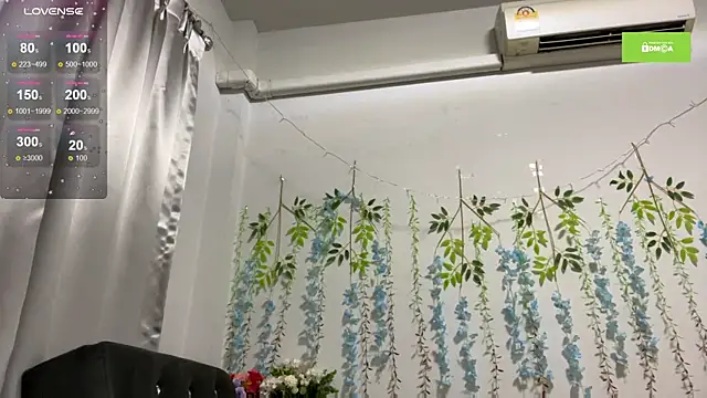 Isexxs online show from February 2025 09:46:02 PM