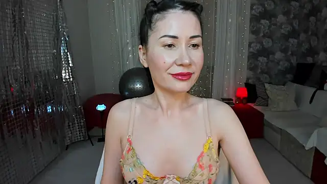 Snapshot of KarinaSweeety chatting on April 2026 07:33:01 AM KarinaSweeety online show from April 2026 07:33:01 AM