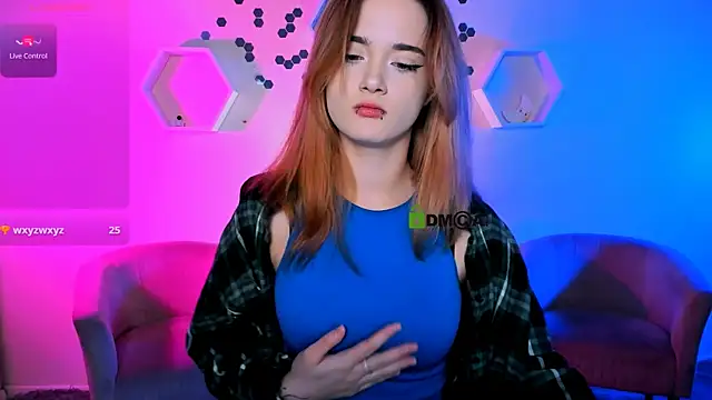 liana kisses online show from November 2025 08:40:01 PM